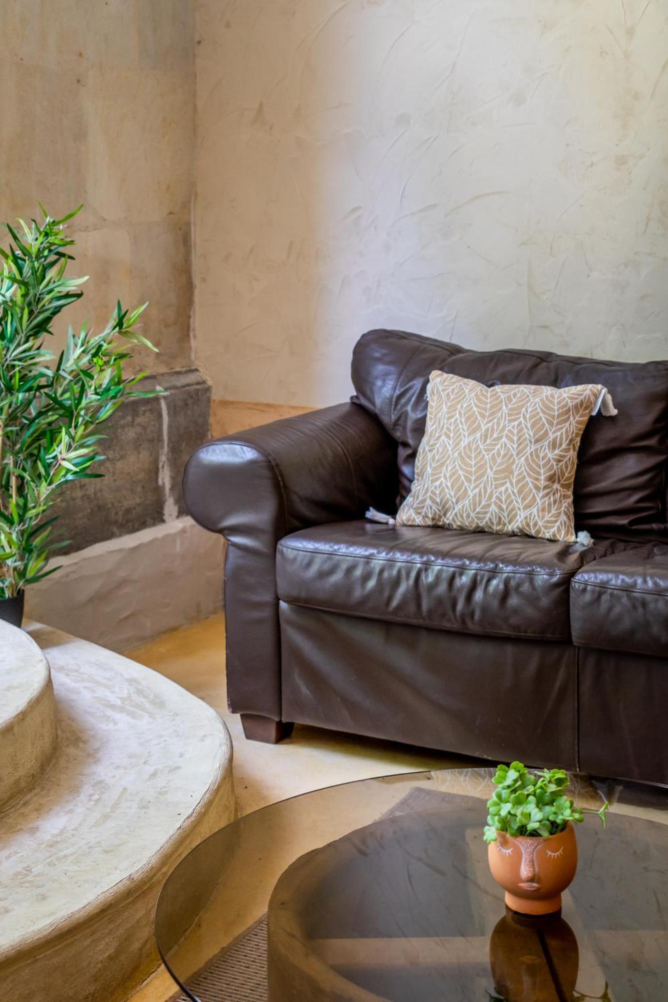 Ultimate Relaxation For Family Or Group At Renowned Couvent Des Ursulines, A Tranquil Escape In Historic Pezenas 빌라 객실 사진