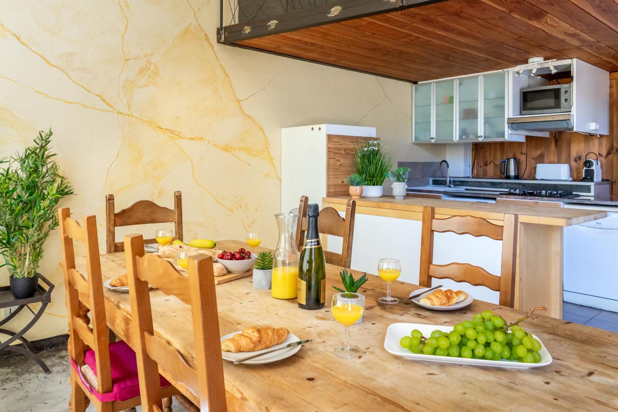 Ultimate Relaxation For Family Or Group At Renowned Couvent Des Ursulines, A Tranquil Escape In Historic Pezenas 빌라 객실 사진